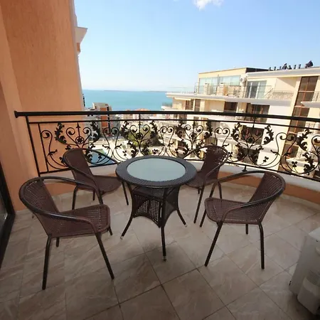 Menada Admiral Aparthotel
